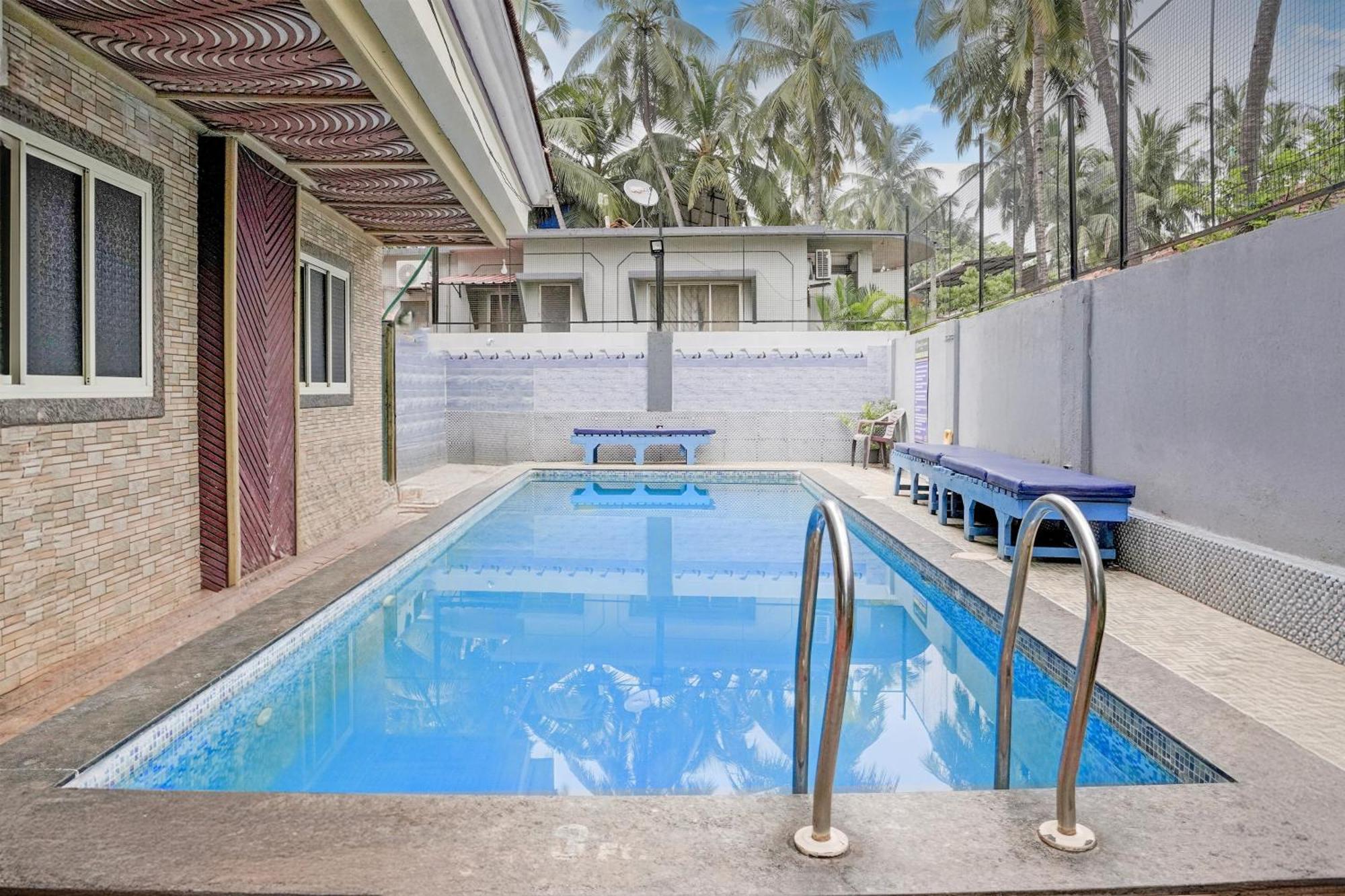 Super Townhouse Candolim Exterior foto