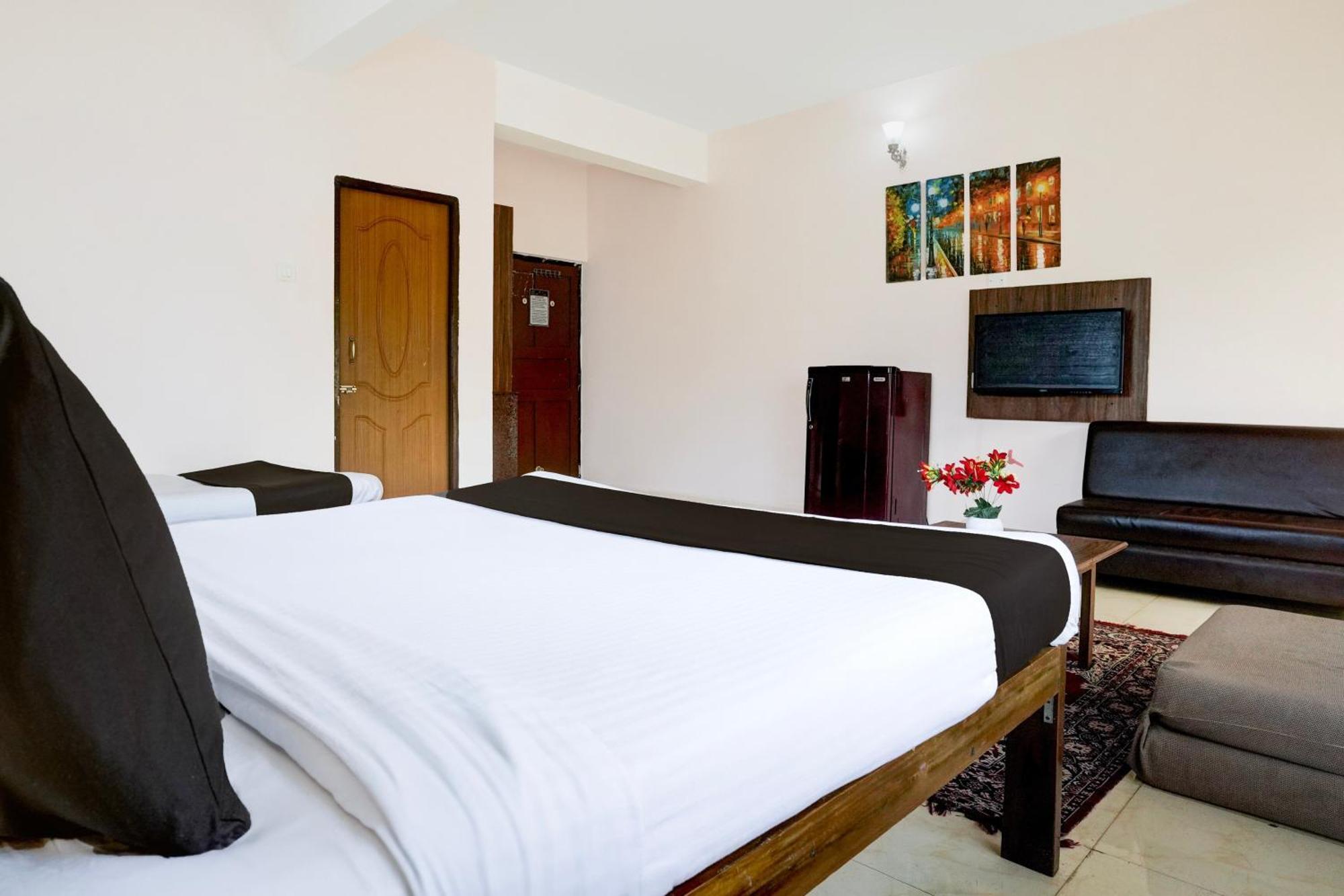 Super Townhouse Candolim Exterior foto